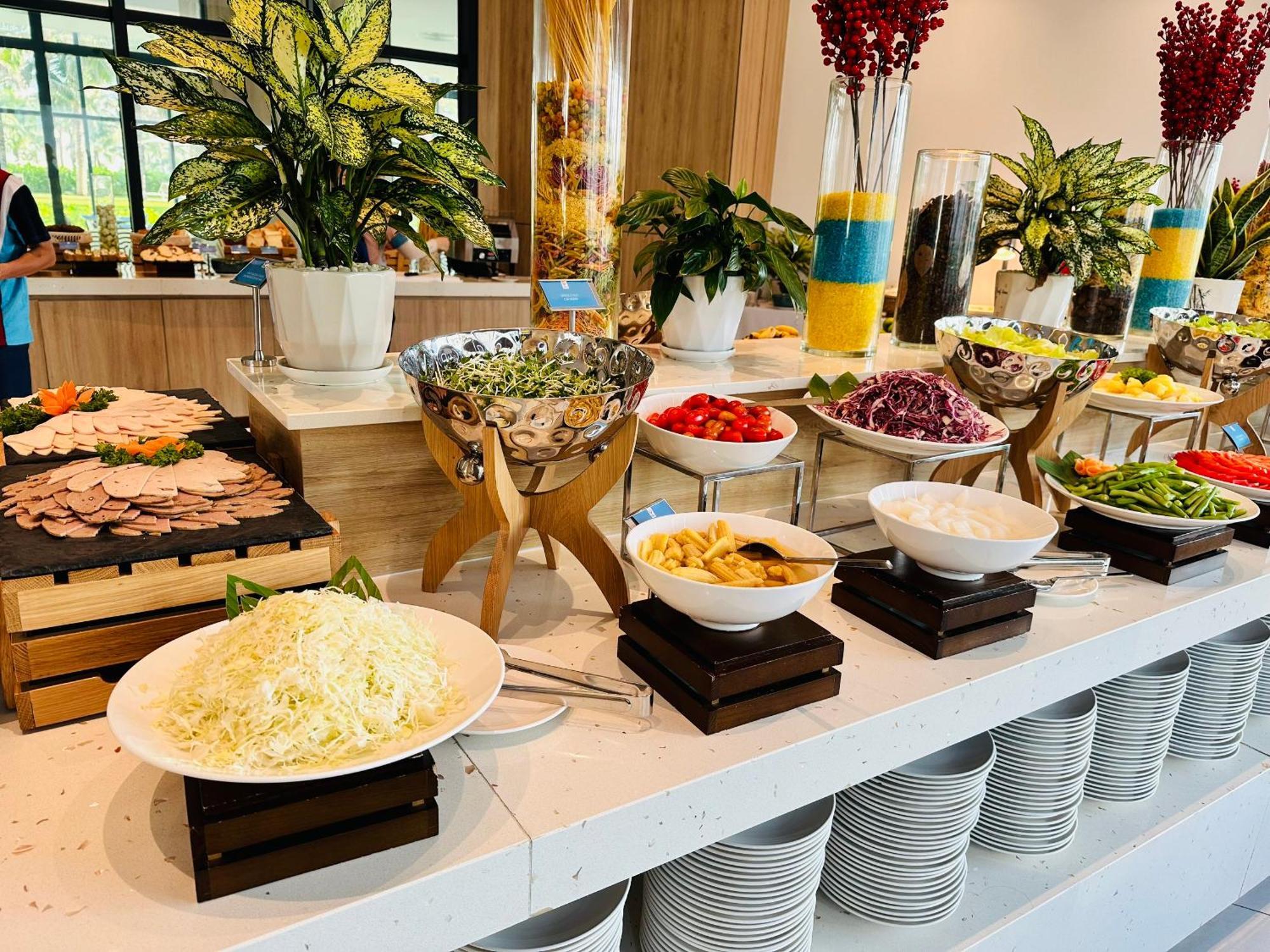 The Cam Ranh Oceanview Apartment Екстериор снимка