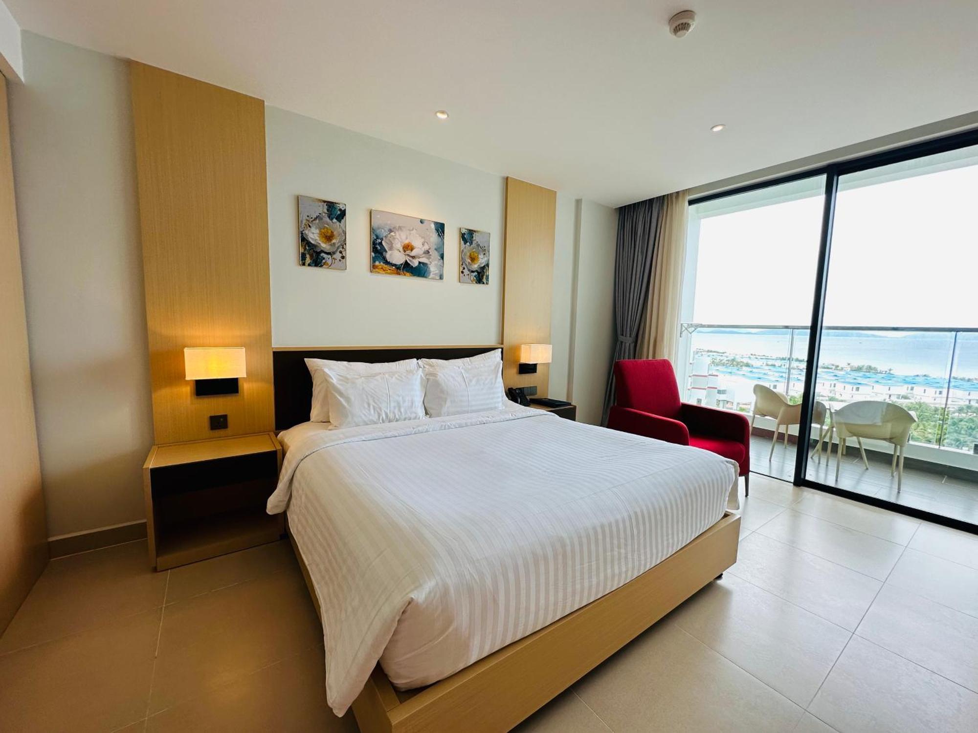 The Cam Ranh Oceanview Apartment Екстериор снимка